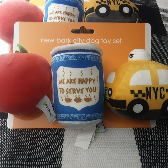 Pearhead Pet Toys, Squeaky Dog Toy Set,  Must Have Dog Accessory - Picture 4 of 6